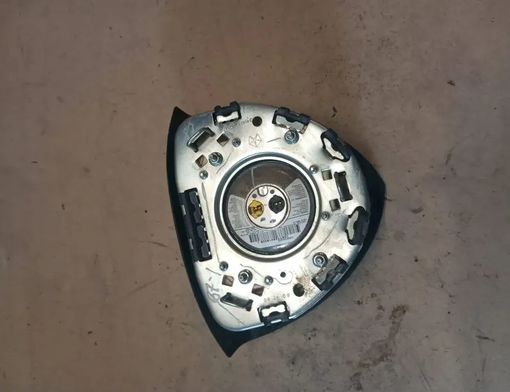 CHRYSLER Voyager 5 generation (2007-2020) Steering Wheel Airbag 34001747F 33121609