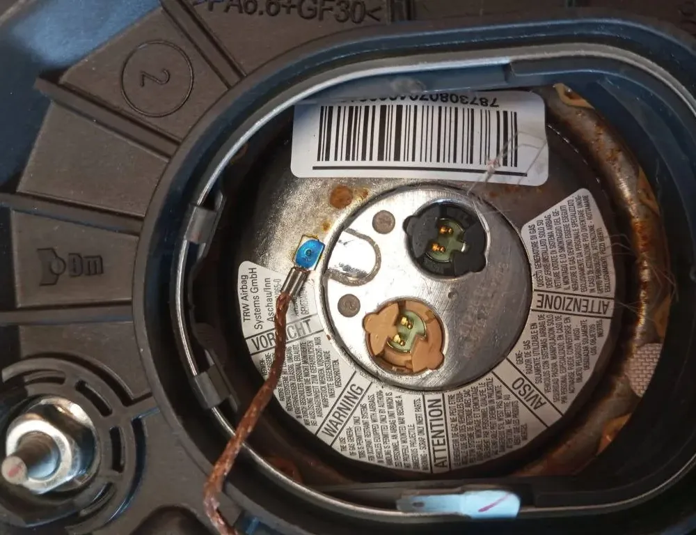 VOLVO S80 2 generation (2006-2020) Steering Wheel Airbag 30721996 33123120
