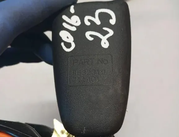 VOLVO XC70 2 generation (2000-2007) Rear Middle Seat Buckle 8632319 33130124