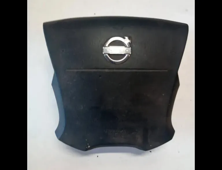 VOLVO V70 2 generation (2000-2008) Steering Wheel Airbag P30721996 33135369