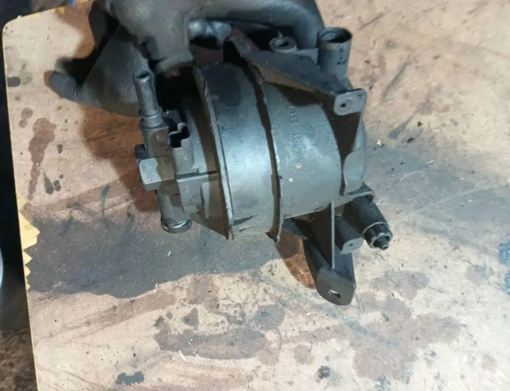 VOLVO V50 1 generation (2003-2012) Fuel Filter Housing 9645928180 33136916