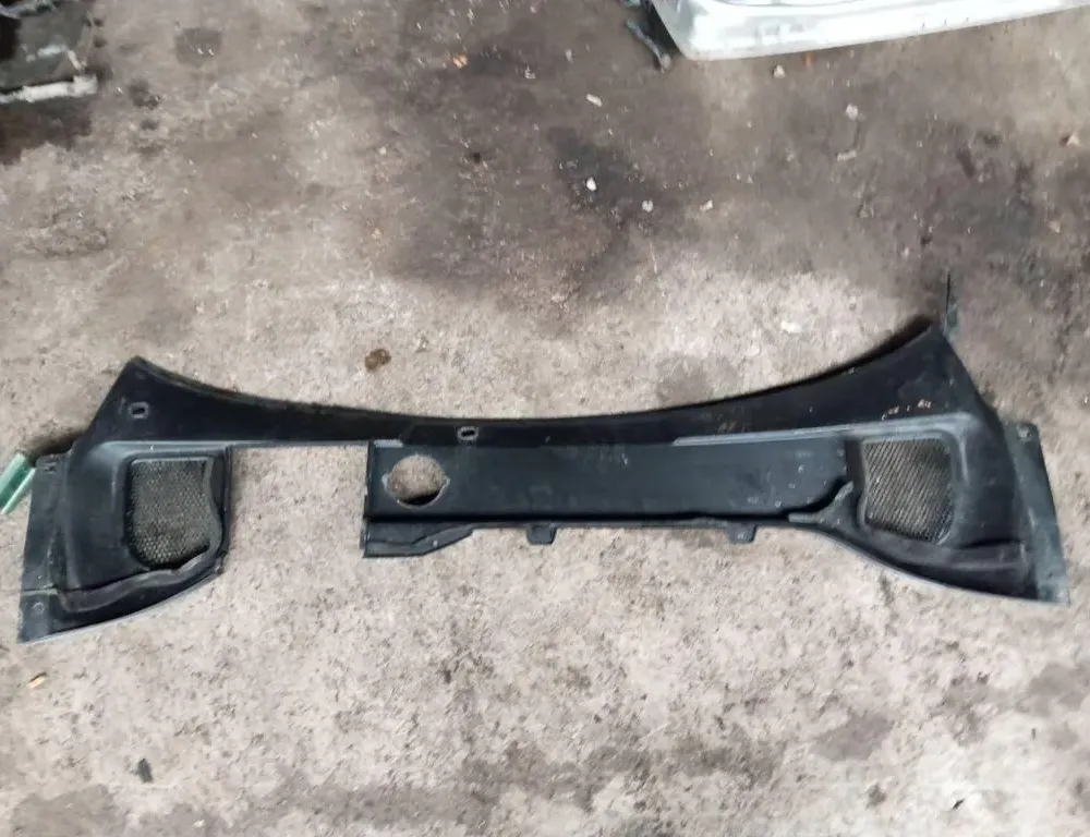 VOLVO XC60 1 generation (2008-2017) Front  Wiper Cowl Trim 31271658 33137784