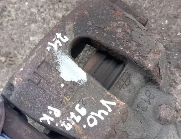VOLVO V40 Cross Country 1 generation (2012-2020) Front Right Brake Caliper 33140226
