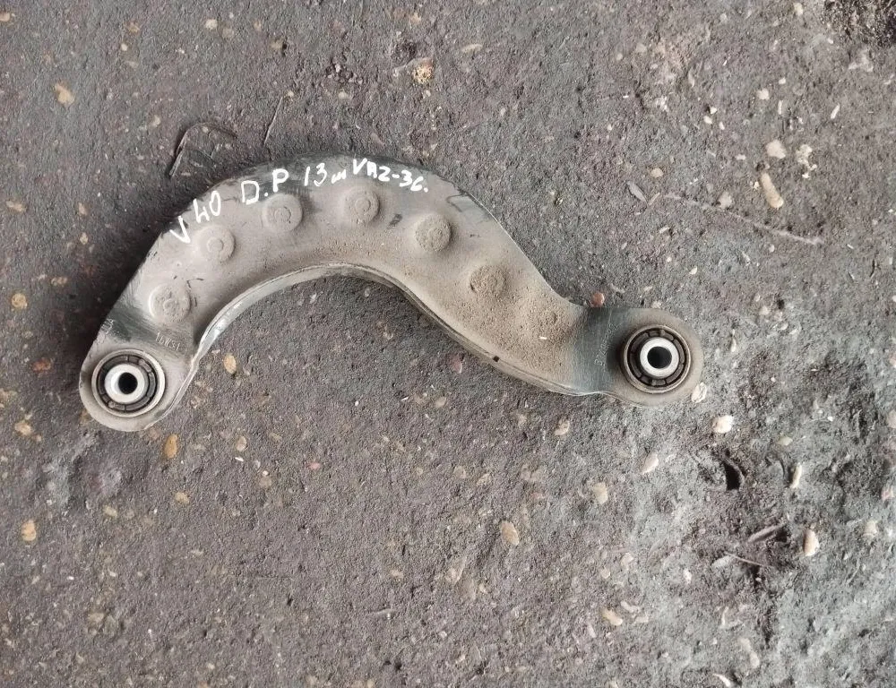 VOLVO V40 Cross Country 1 generation (2012-2020) Rear Right Arm 31406582 33154555