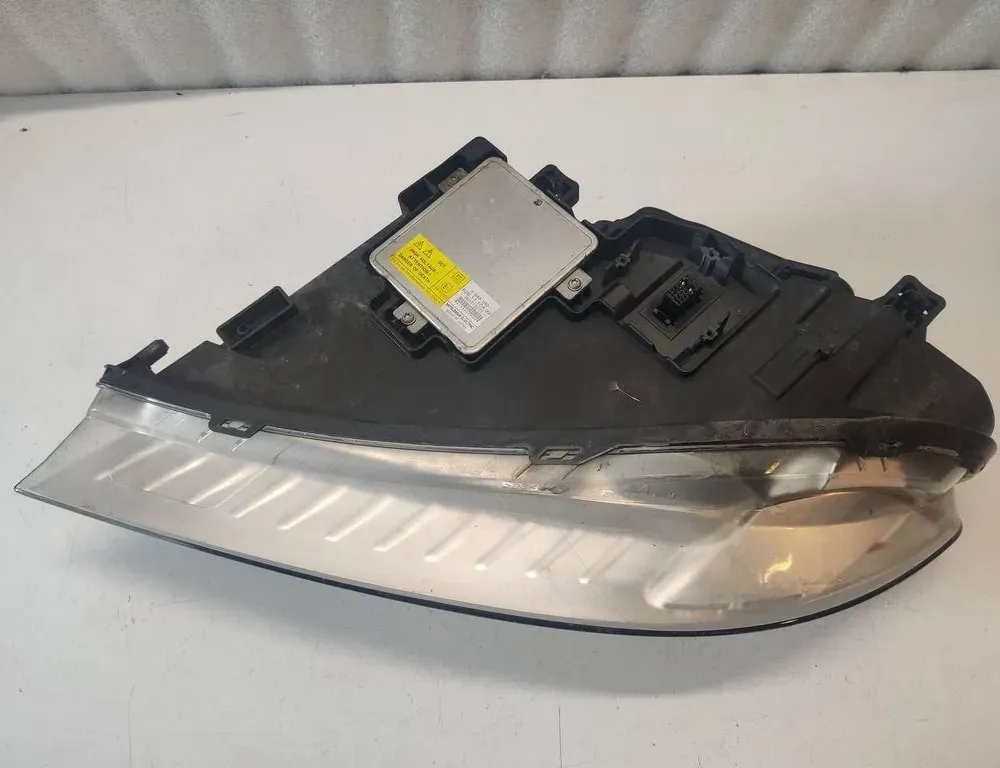 VOLVO V70 2 generation (2000-2008) Front Right Headlight 31214171 33155365