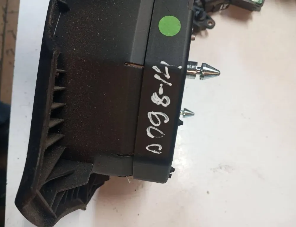 VOLVO V70 3 generation (2007-2020) Steering Wheel Airbag 30721996 33159842