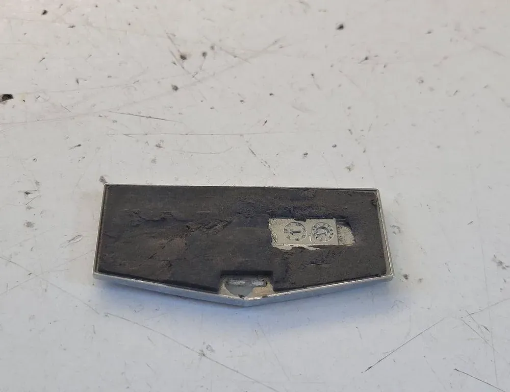 CHEVROLET Camaro 6 generation (2015-2024) Wing Right Manufacturer Badge 23184152 34793241