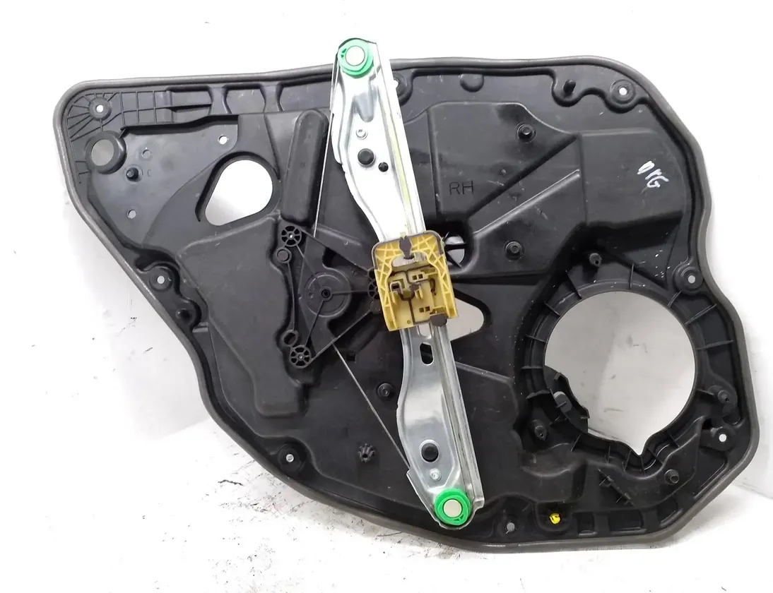 VOLVO V70 3 generation (2007-2020) Стеклоподъемник задней правой двери 913951 27667784