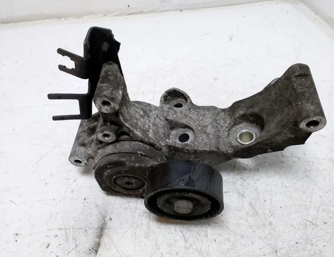 OPEL Astra J (2009-2020) Alternator bracket 27707947