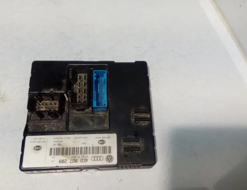 AUDI A8 D3/4E (2002-2010) Comfort Control Unit 4E0907289 28532523