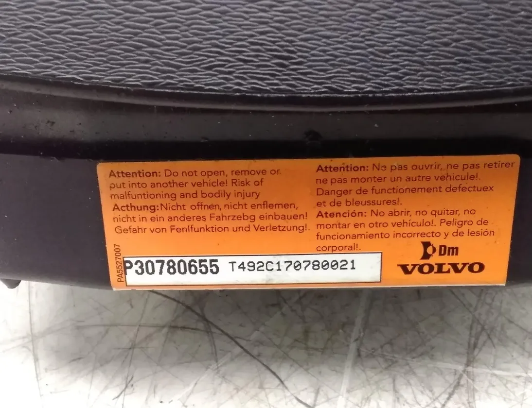 VOLVO S80 2 generation (2006-2020) Steering Wheel Airbag P30780655 28647255