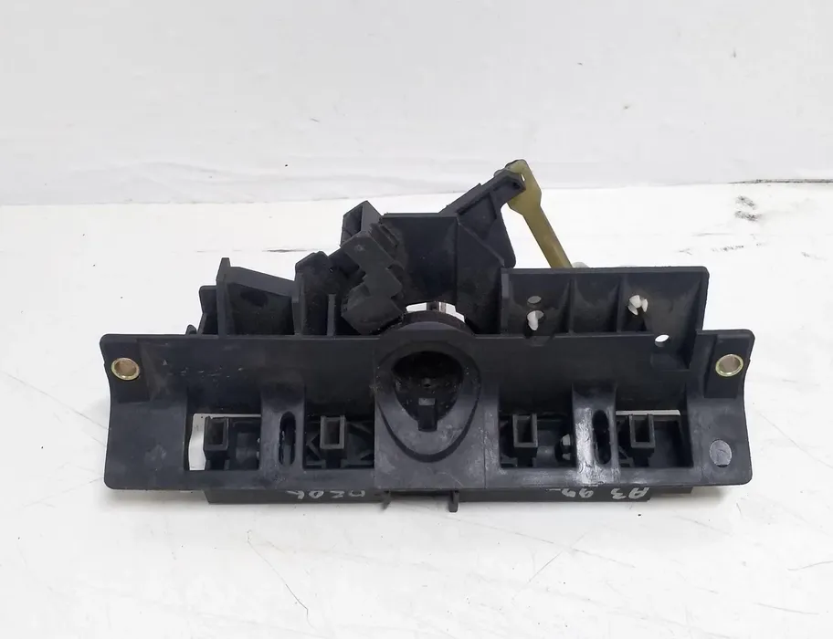 AUDI A6 C5/4B (1997-2004) Tailgate Boot Lock 8D9827565C 29471553
