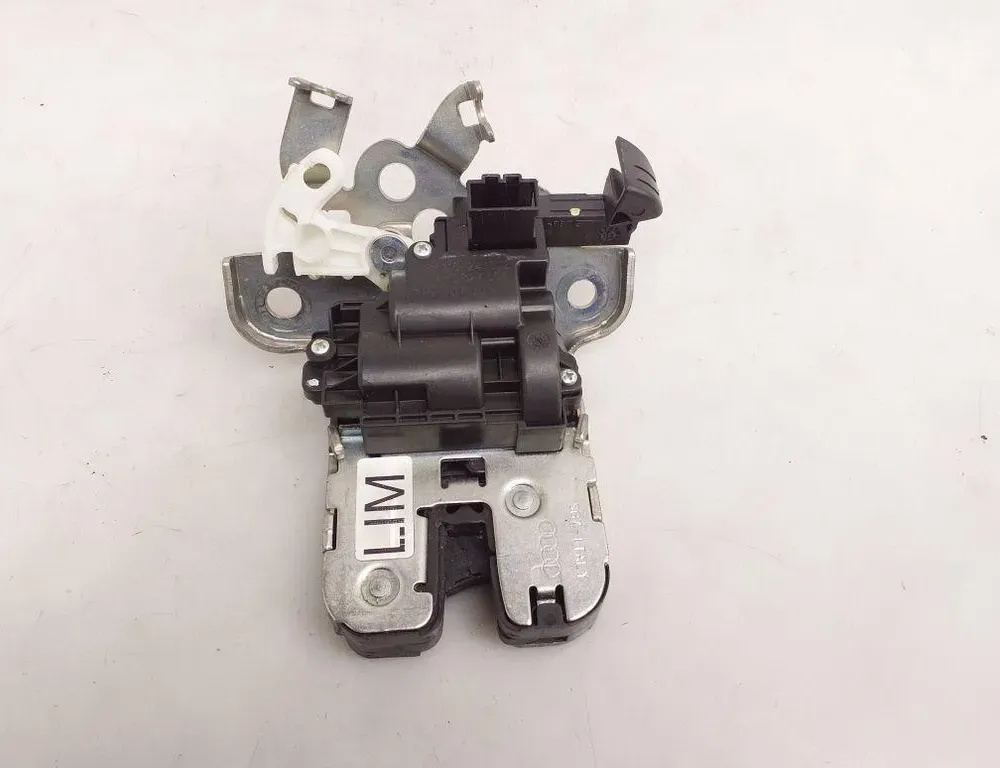 AUDI A8 D4/4H (2010-2018) Tailgate Boot Lock 4H0827505 33054110