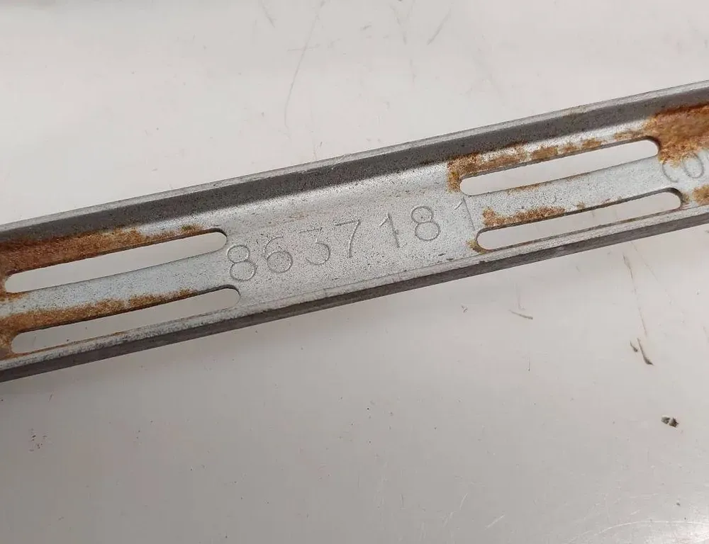 VOLVO XC60 1 generation (2008-2017) Left Headlight Bracket Mount 8637182 34071695