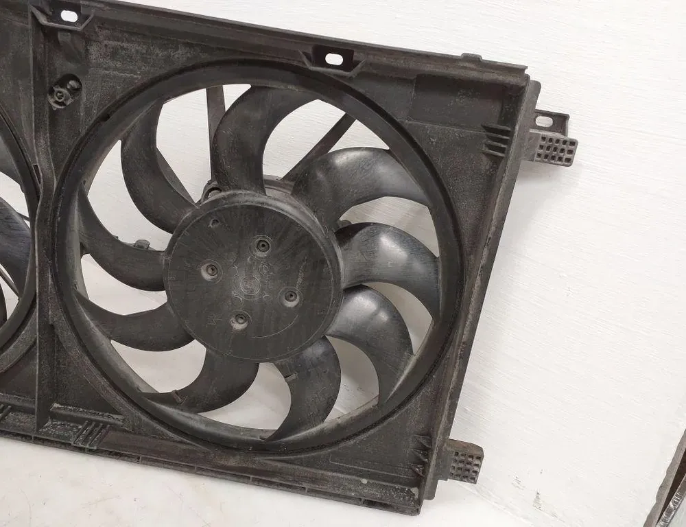 VOLVO XC40 1 generation (2017-2024) Engine Cooling Fan Radiator 31686169 34530725