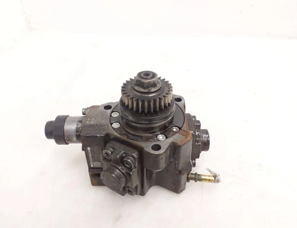 NISSAN X-Trail T32 (2013-2022) Топливный насос 0445010404 35121301