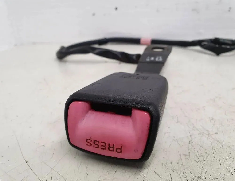 LEXUS IS XE20 (2005-2013) Front Right Seat Buckle E034501 34933833
