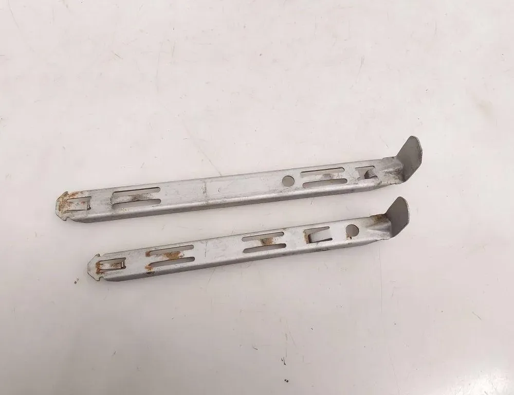 VOLVO XC60 1 generation (2008-2017) Left Headlight Bracket Mount 8637182 34071695