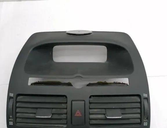 TOYOTA Avensis 2 generation (2002-2009) Вентиляционные отверстия центральной консоли 34336010