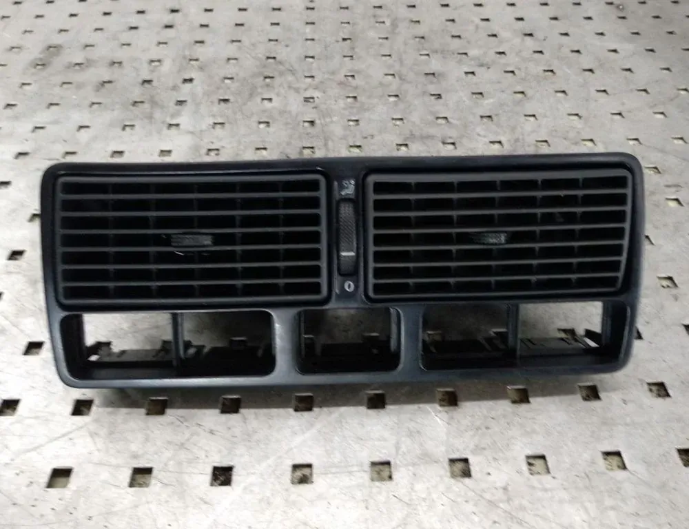 VOLKSWAGEN Golf 5 generation (2003-2009) Вентиляционные отверстия центральной консоли 1J0819734C 34351813