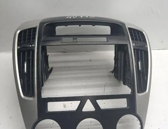 KIA Cee'd 1 generation (2007-2012) Вентиляционные отверстия центральной консоли 84701H005 34340075