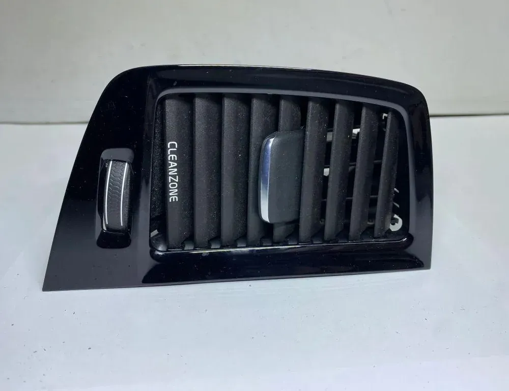 VOLVO XC60 2 generation (2017-2024) Вентиляционные отверстия центральной консоли 31363714,31366453 34345383