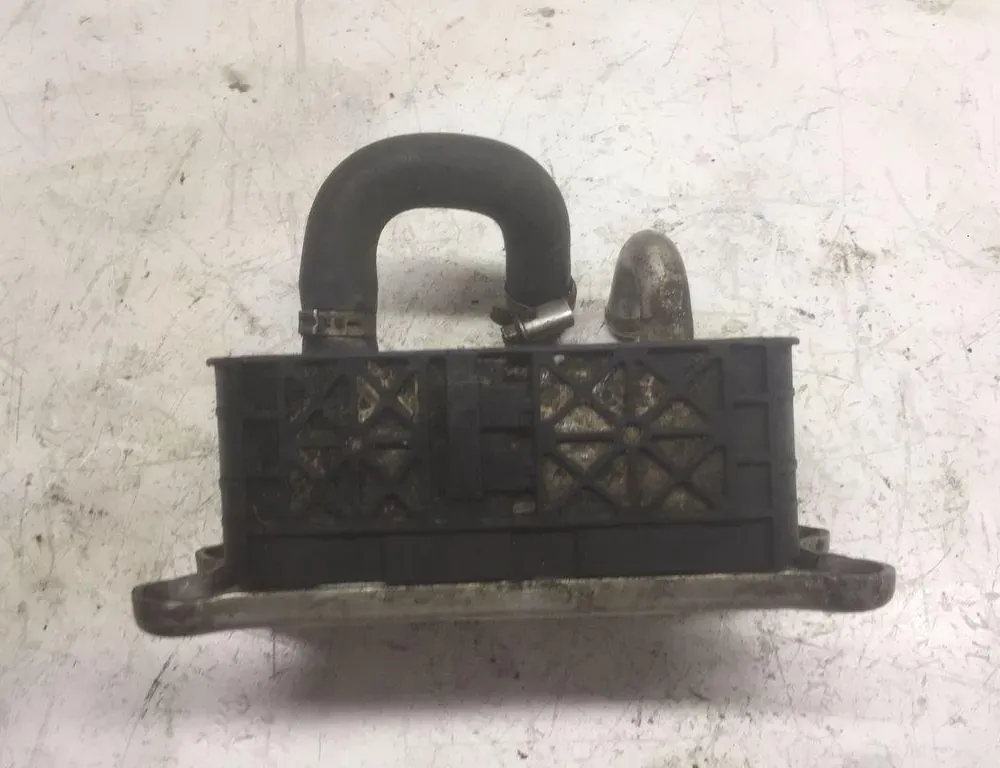 VOLVO V70 2 generation (2000-2008) Держатель масляного фильтра 8677973 34339570