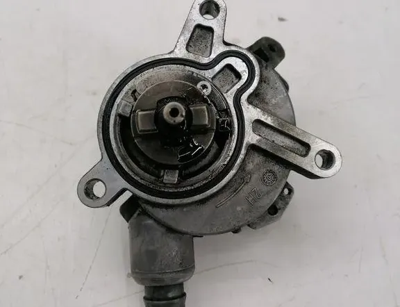 VOLVO V70 2 generation (2000-2008) Вакуумный насос 08658230 34346606