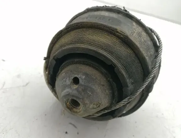 VOLVO V70 2 generation (2000-2008) Передняя подушка двигателя 8624754 34352924