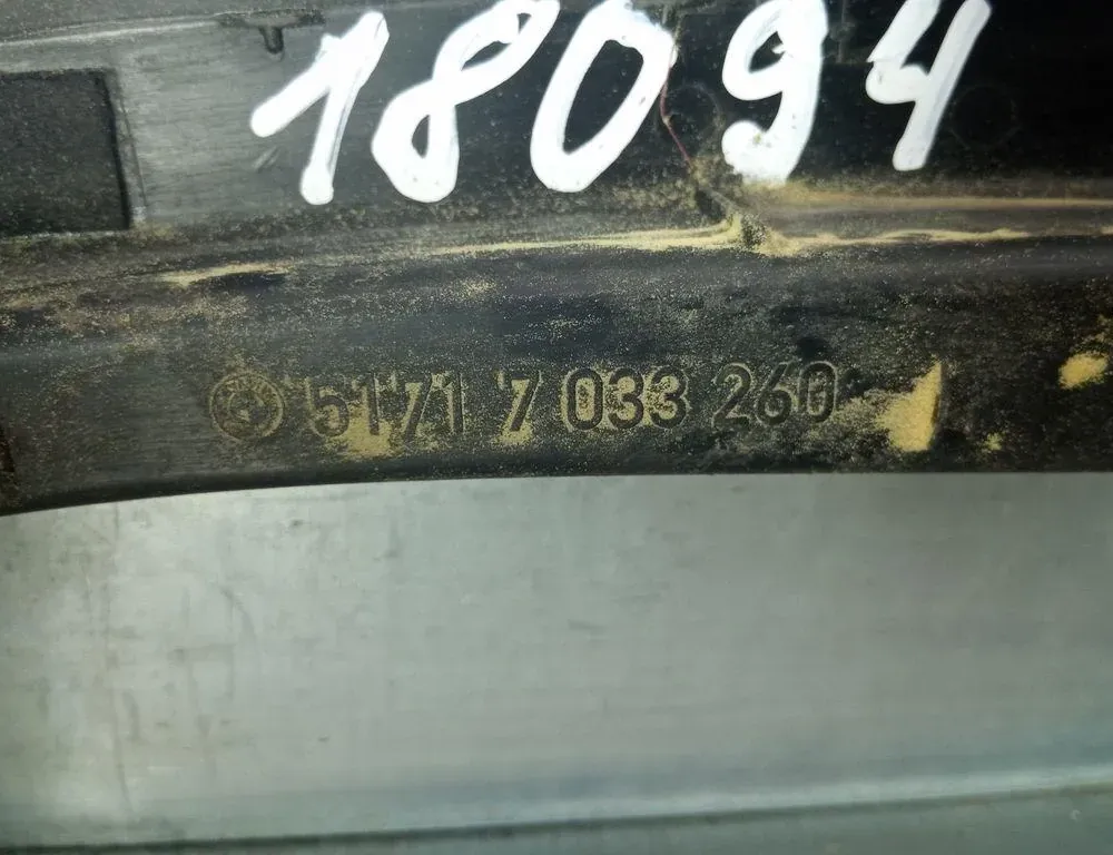 BMW 7 Series E65/E66 (2001-2008) Rear right lamp trim 51717033260 34350742