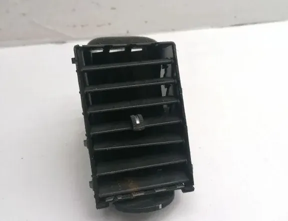 CHRYSLER 300C 1 generation (2005-2011) Вентиляционные отверстия центральной консоли 1087510 34335855