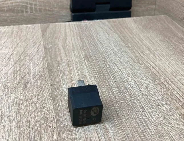 AUDI Q5 8R (2008-2017) Relays 4RA007791 34306478