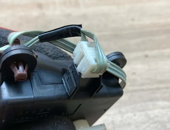 NISSAN Qashqai J10 (2006-2013) Клапаны управления внутренним подогревом 3K01030840,070405 34386570