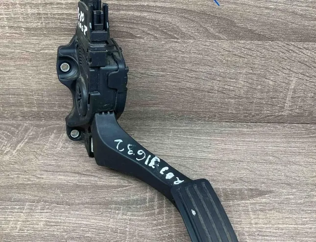 VOLVO V70 1 generation (1997-2000) Throttle Pedal 6G929F836DD,6PV009220 34369662