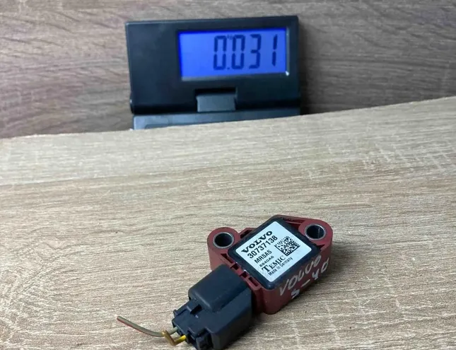 VOLVO V50 1 generation (2003-2012) Left Side Impact Sensor 30737138 34367774