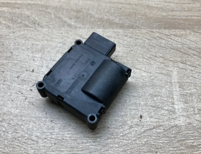 AUDI A6 C4/4A (1994-1997) Interior Heater Flap Motor Actuator 4F0820511A,0132801359 34277384
