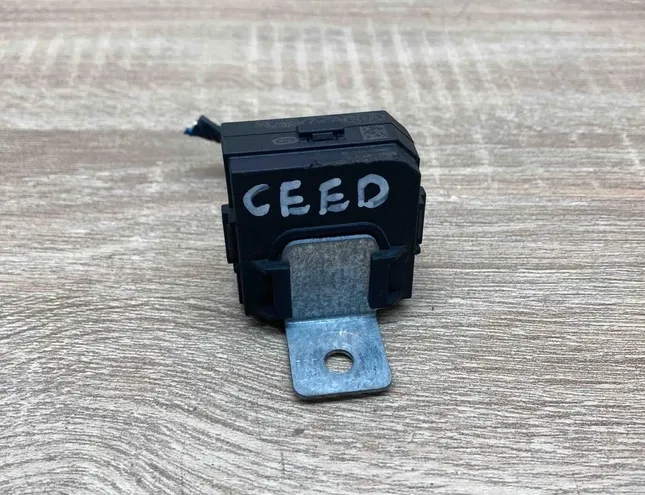 KIA Cee'd Immobiliser control unit 954201H700,79026 34363905
