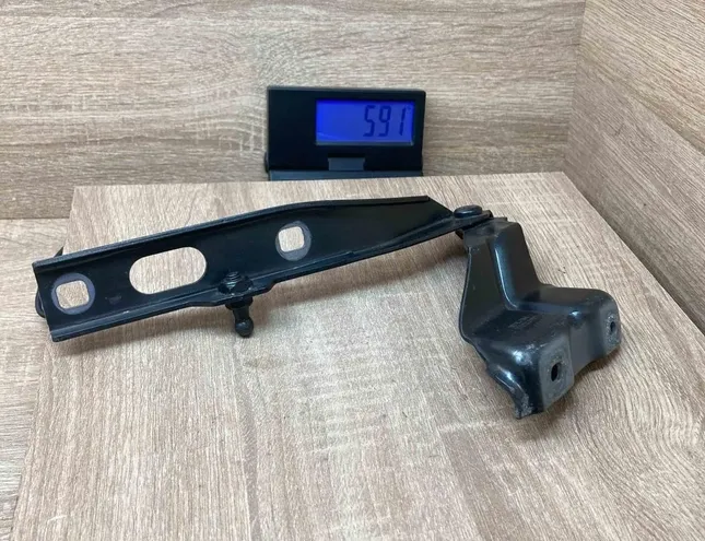 AUDI Q5 8R (2008-2017) Front Left Bonnet Hinge 8R0823382A 34302967