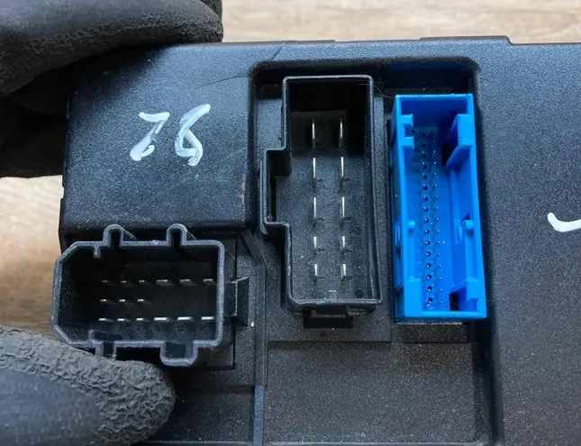 AUDI A8 D2/4D (1994-2002) Comfort Control Unit 4E0907289,4E0910289A 34360421