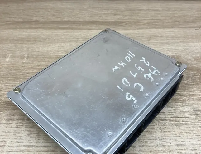 AUDI A6 C4/4A (1994-1997) Engine Control Unit ECU 4B0907401T 34428834