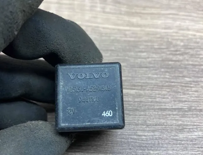 VOLVO S80 1 generation (1998-2006) Relays V23134A52X345,9441160 34366934