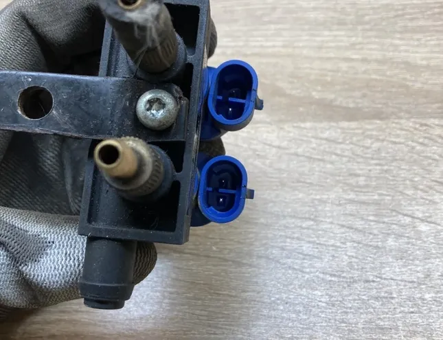 VOLVO XC60 1 generation (2008-2017) Gas nozzles 67R016358,67R016358,110R006359 34442507