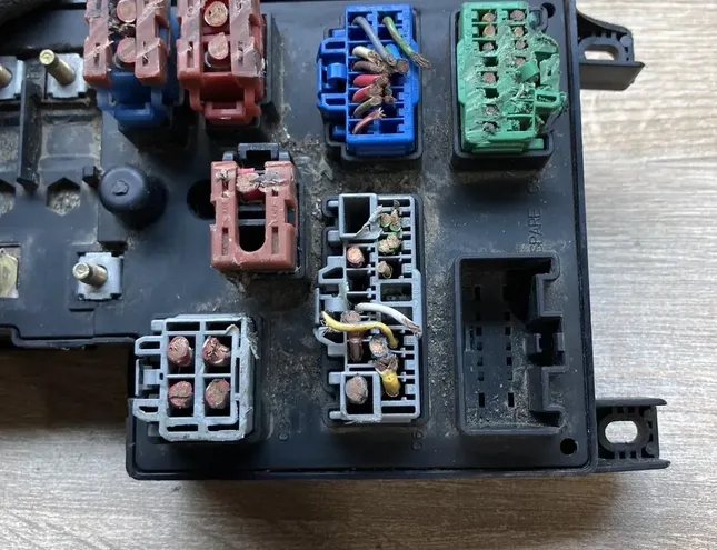 VOLVO S80 1 generation (1998-2006) Fuse box 9494207,518323001,9494207 34426935