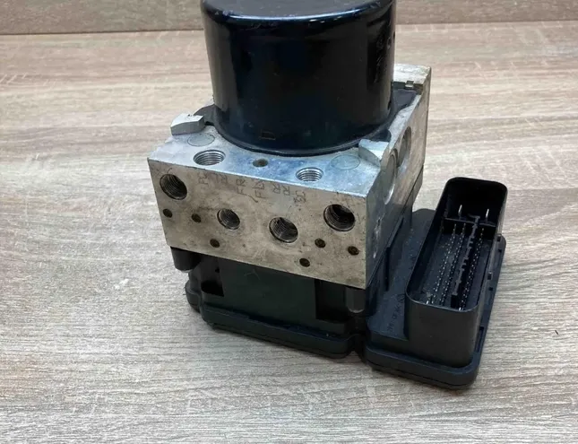 VOLVO XC60 1 generation (2008-2017) ABS Pump 31329139,P31329139 34325046