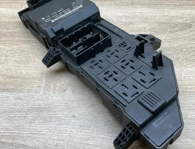 OPEL Signum C (2003-2008) Fuse box 13120953,355476,24443147 34427053