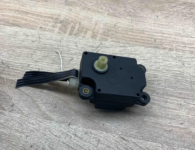 VOLVO V70 1 generation (1997-2000) Interior Heater Flap Motor Actuator 75622D,300301 34421150