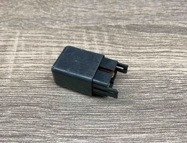 SUBARU Legacy 2 generation (1994-1999) Реле 82532AA010,5825906100,12V 34366919