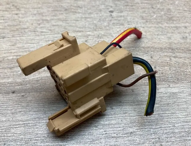 AUDI A8 D2/4D (1994-2002) High-voltage Ignition Wire (plug wire) 4H0937528 34388639