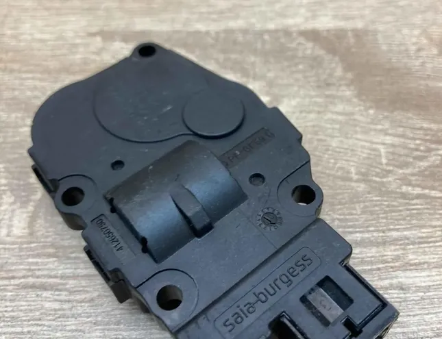 MERCEDES-BENZ M-Class W163 (1997-2005) Клапаны управления внутренним подогревом 22112007e,410475520 34393575