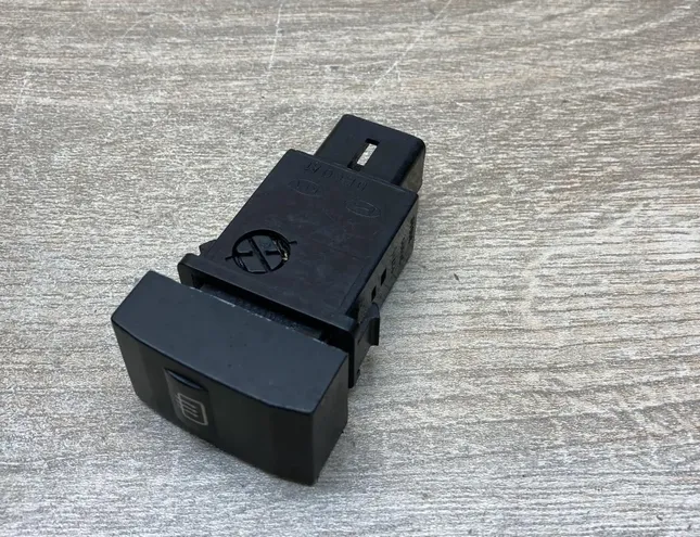 KIA Sorento 1 generation (2002-2011) Кнопка обогрева лобового стекла 864W030003 34298366